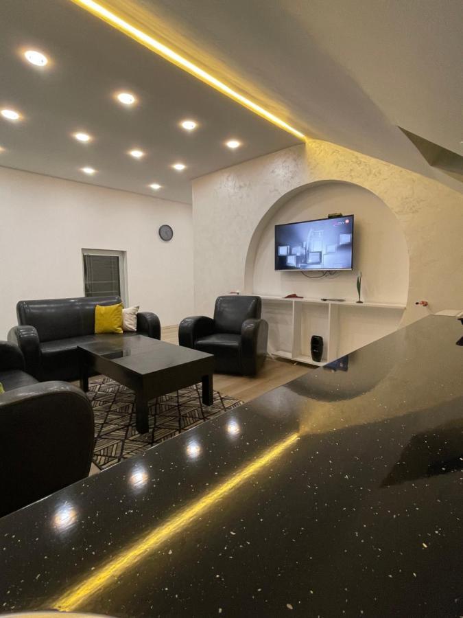 Luna Apartment Novi Pazar Eksteriør billede