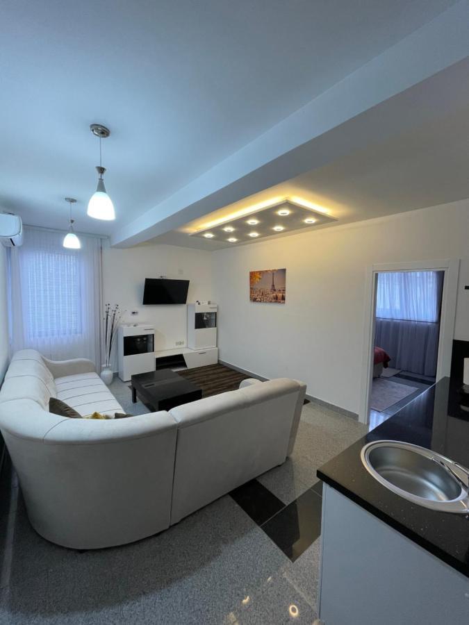 Luna Apartment Novi Pazar Eksteriør billede